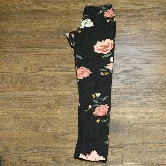 Three Set Old Navy Leggings Bundle - Picture 4 of 7